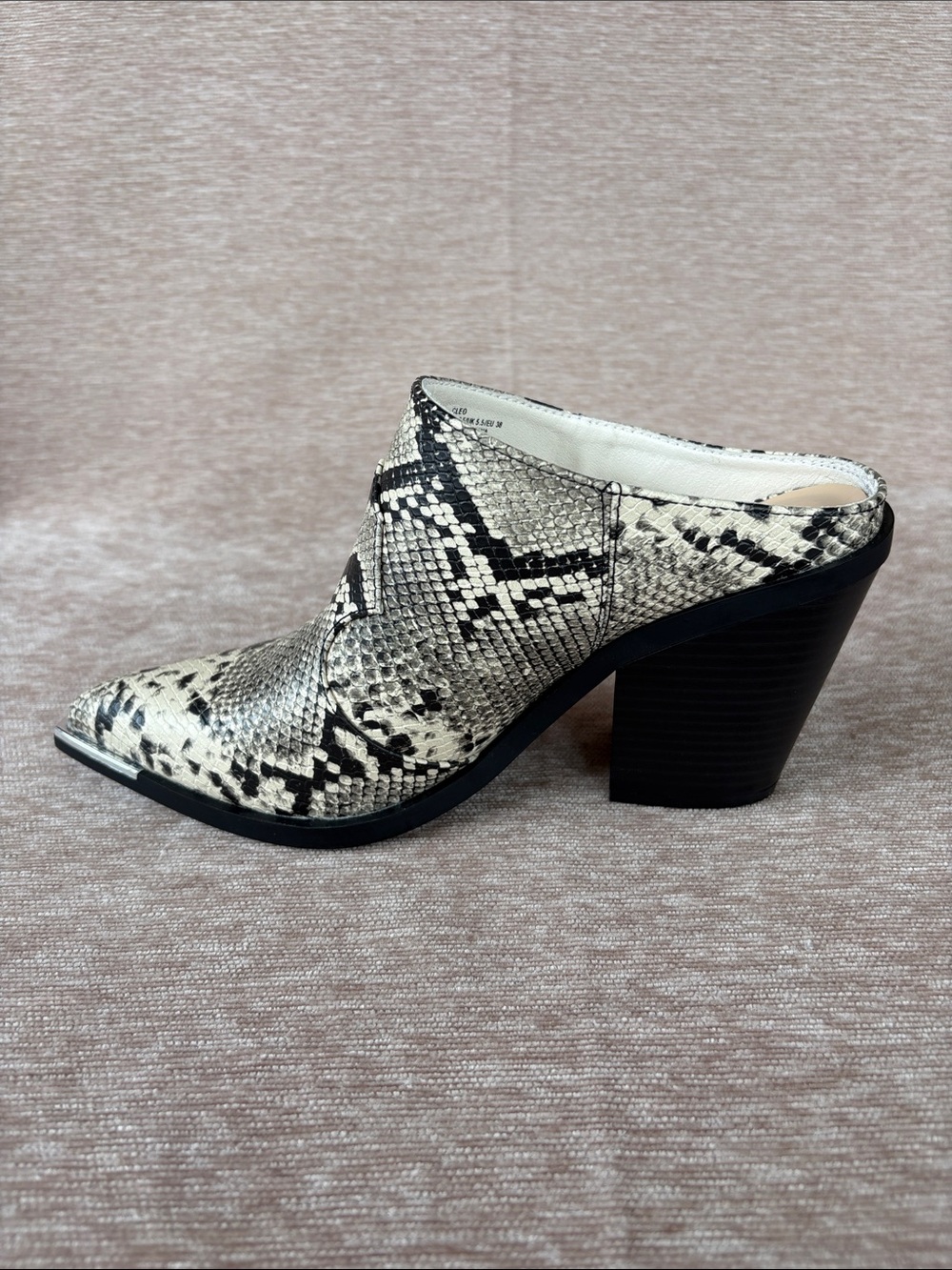 JustFab Women’s Snake-Print Western Pointed Mule Heels - Cream & Black Size 7.5 - Picture 5 of 10